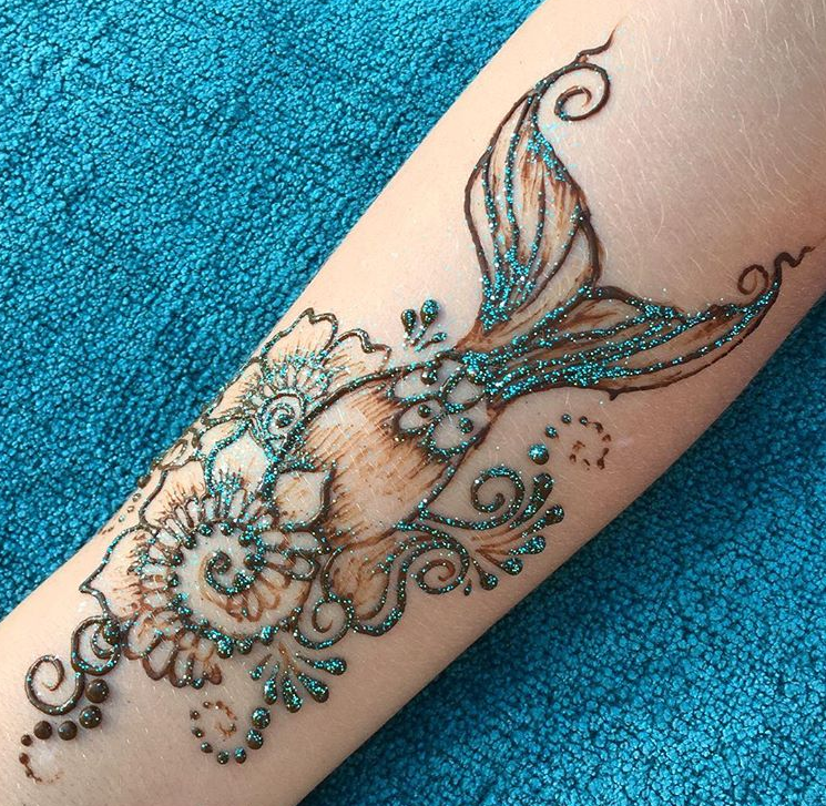 Lace Glove Henna - fishnet effect - Henna Artist serving Boston MA,  Providence RI, and worldwide